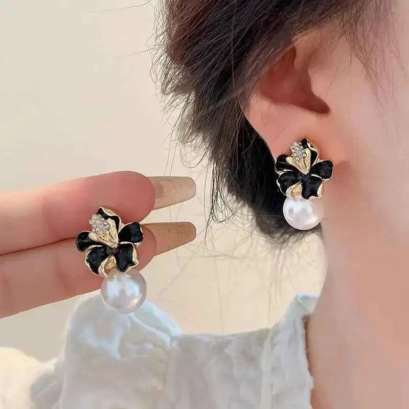 Korean Fashion Heart Drop Earrings For Women Jewelry 2025 Trending Creative Women's Earrings Ear Buckle Accessories Pendientes