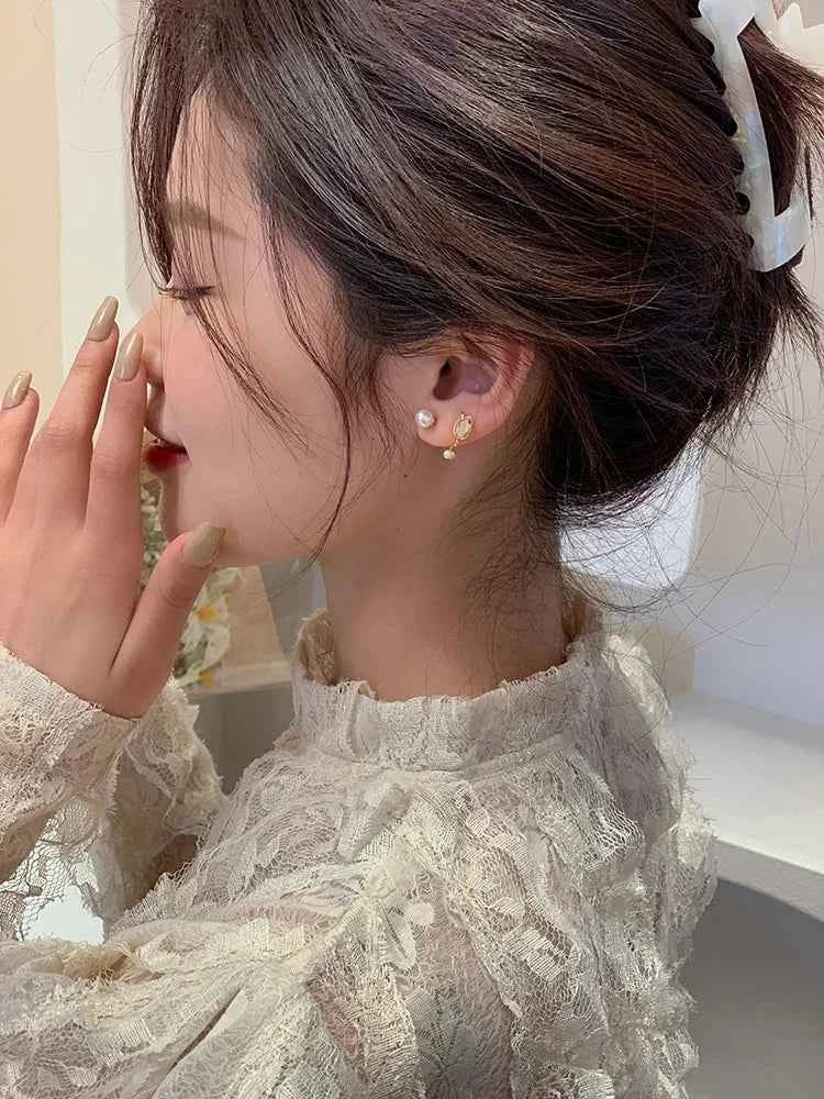 Luxury Gold Color Tulip Flower Opal Stud Earrings for Women Cute Pearl Clip Korea Earring Wedding Bride Jewelry Accessories Gift