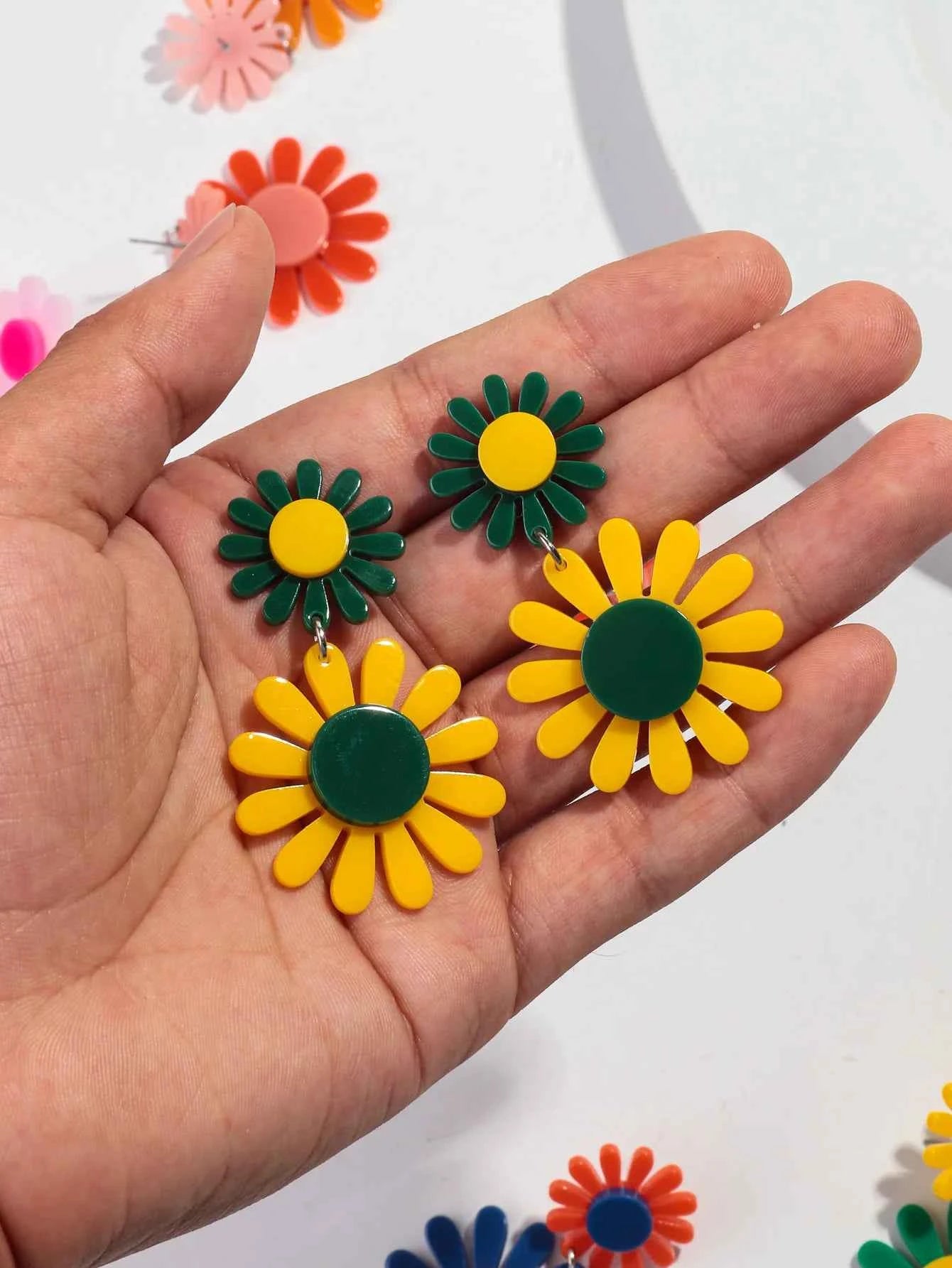 Boho Colorful Acrylic Sunflower Women's Earrings 2024 Trendy Geometric Daisy Flower Long Drop Earring Cute Simple Jewelry Gifts