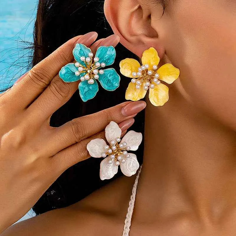Stamping Metal Flower Enamel Petal Post Earrings For Women Imitation Pearl Multi Color Spring Summer Fashion Jewelry Gift MQF086