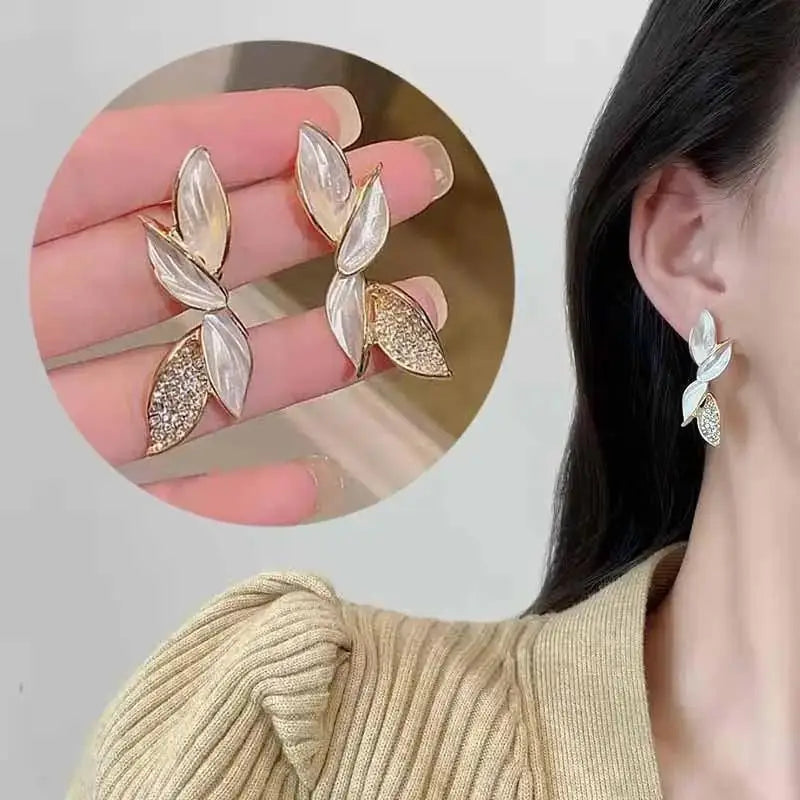 Korean Fashion Heart Drop Earrings For Women Jewelry 2025 Trending Creative Women's Earrings Ear Buckle Accessories Pendientes