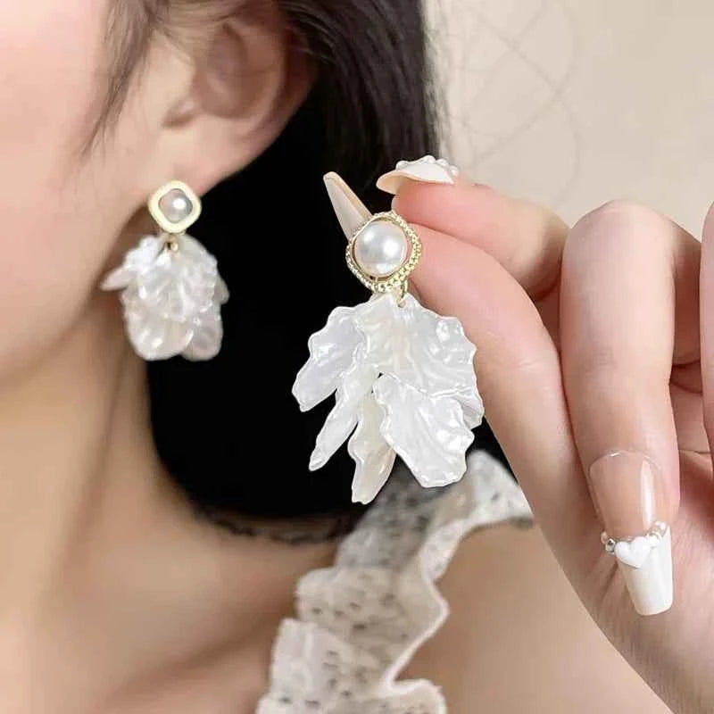 Fashion Jewelry 925 Silver Needle Elegant Temperament White Color Petal Earrings For Women Wedding Gifts Sweet Design Hot Sale