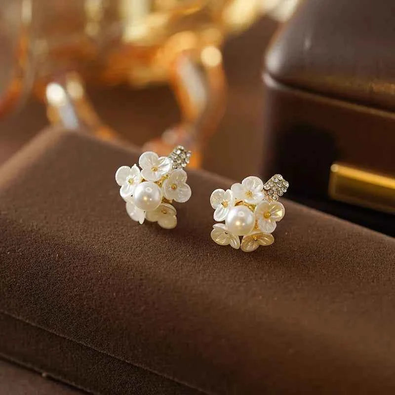 New Luxury Vintage Imitation Shell Flower Zircon Pearl Shell Flower Stud Earrings Women Fashion Elegant Jewelry Accessories