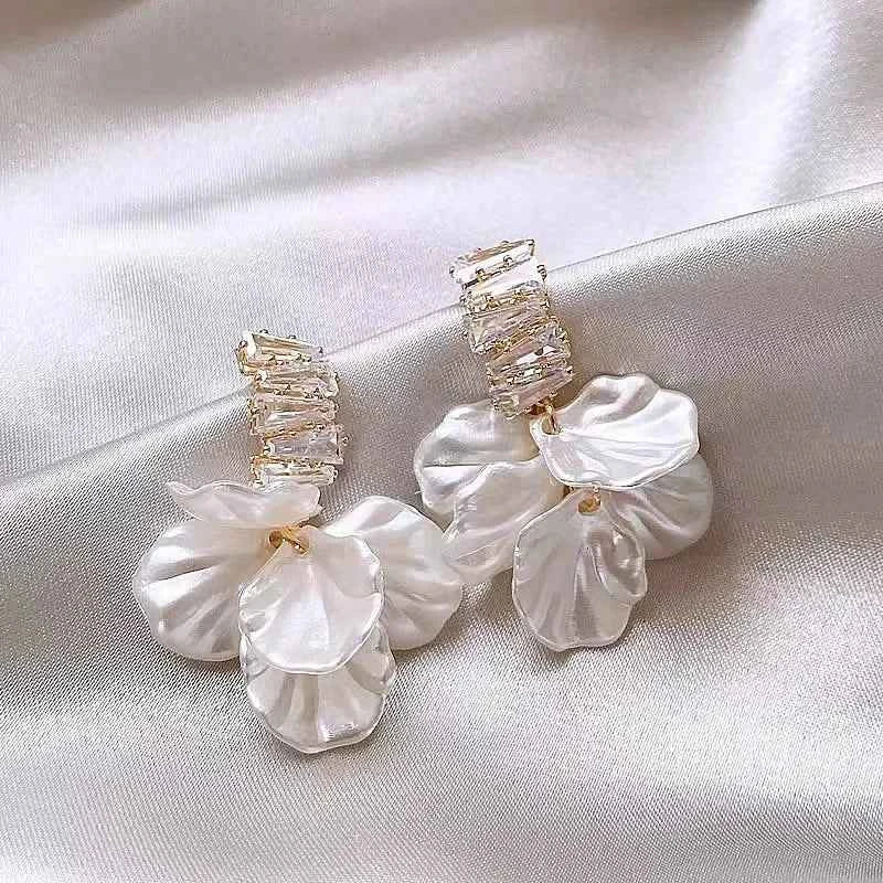 Korean Fashion Earrings Exquisite Dangle Earrings White Crystal Zirconia Flower Bridal Earring Party Jewelry for Women Aretes