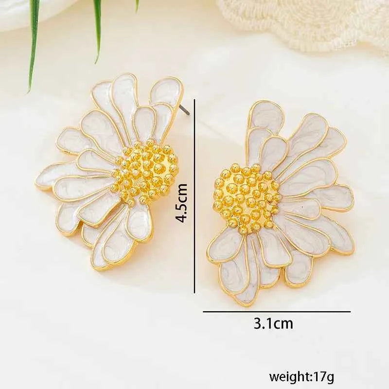 Stud Earrings For Women Girls Retro Alloy Flower Simple Ear Accessories Fashion Jewelry Holiday Party Gift E540