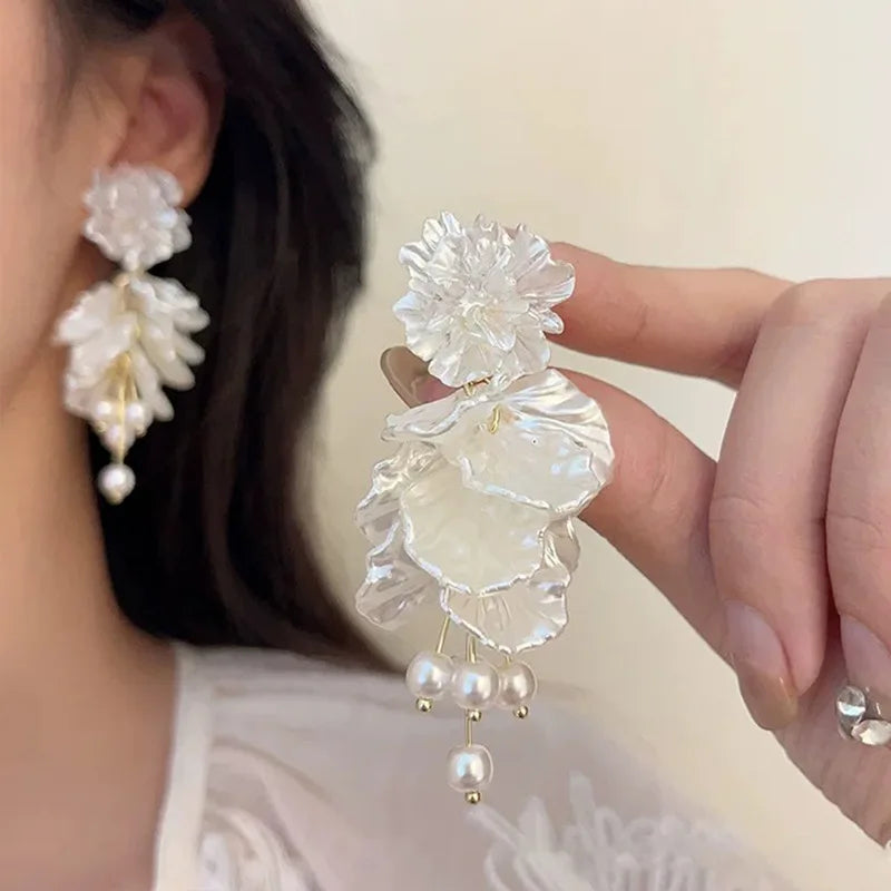 Korean Fashion Earrings Exquisite Dangle Earrings White Crystal Zirconia Flower Bridal Earring Party Jewelry for Women Aretes