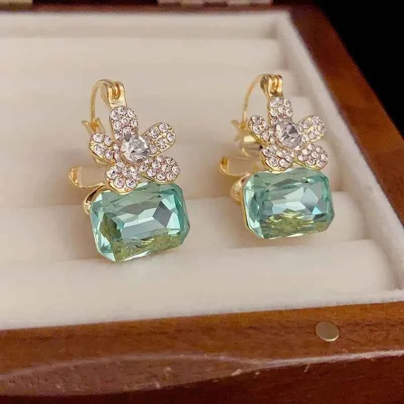 Light Luxury Super Sparkling Fashion Flower Zircon Earrings For Women Exquisite Retro Personality Versatile Earrings