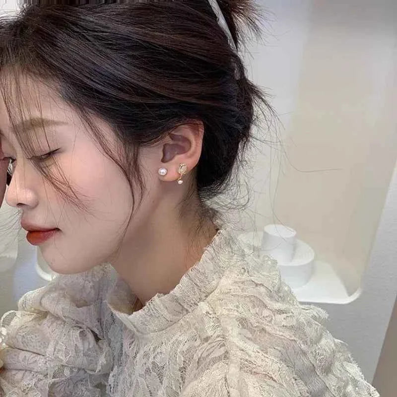 Luxury Gold Color Tulip Flower Opal Stud Earrings for Women Cute Pearl Clip Korea Earring Wedding Bride Jewelry Accessories Gift