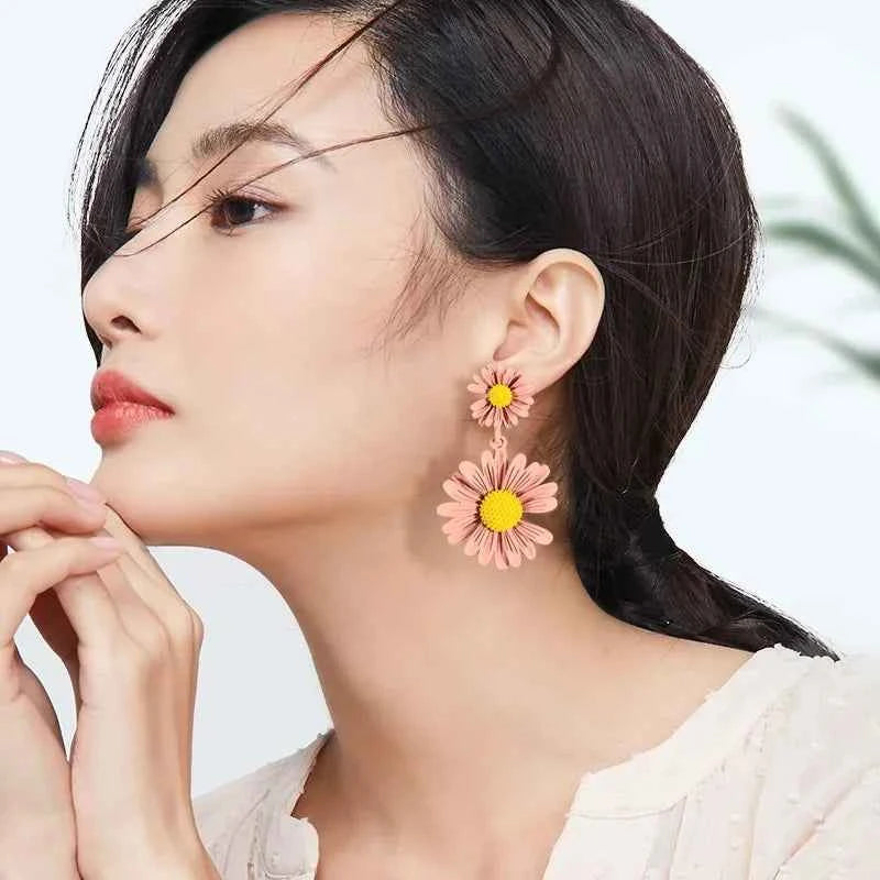Charm Colorful Resin Daisy Drop Dangle Earrings for Women Classic  Brincos Yellow Flower Stud Earring Summer Jewelry Accessories