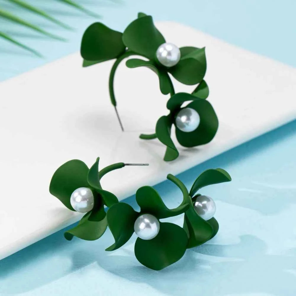 Imitation Pearl Flower Earrings for Women Simple Fashion Ear Jewelry Accessories Hot Sale Party Gift 2025 New Style