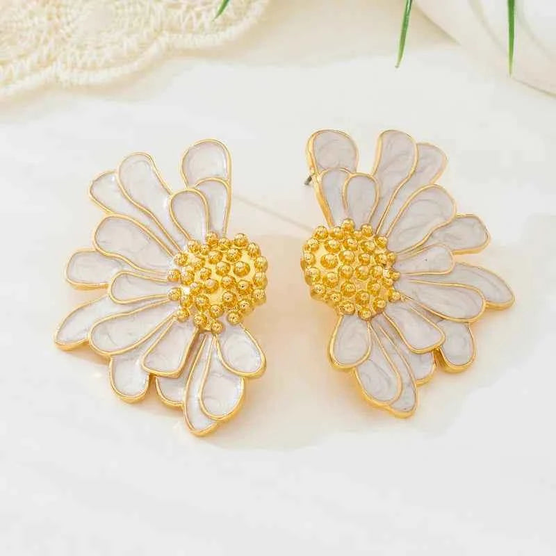 Stud Earrings For Women Girls Retro Alloy Flower Simple Ear Accessories Fashion Jewelry Holiday Party Gift E540