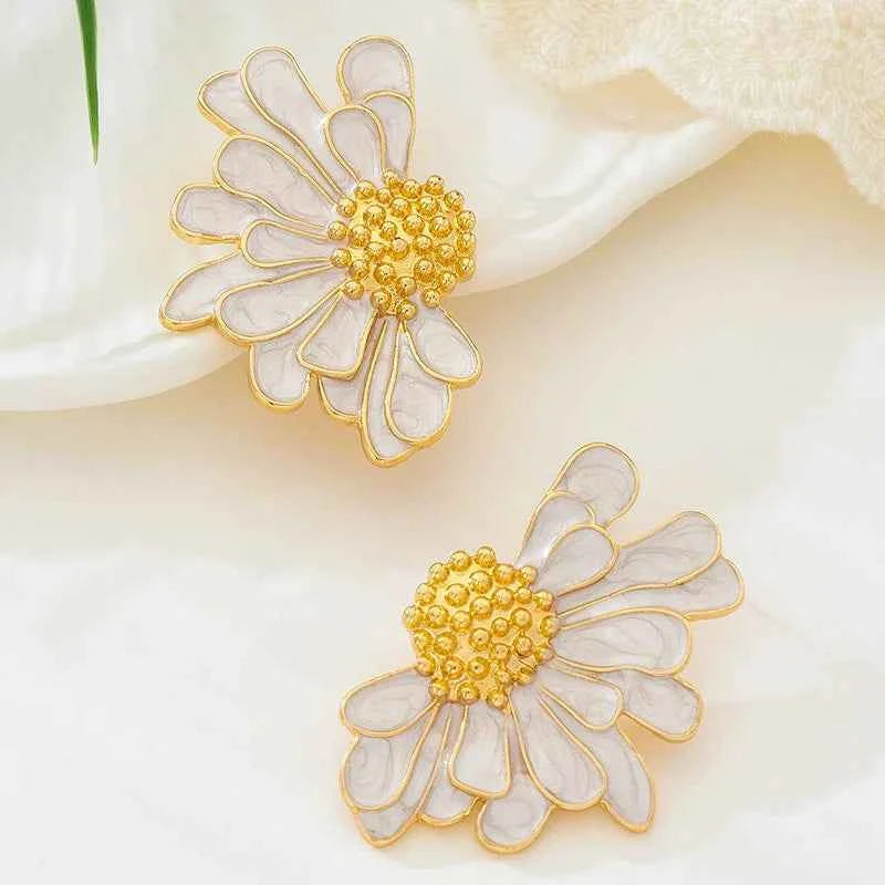 Stud Earrings For Women Girls Retro Alloy Flower Simple Ear Accessories Fashion Jewelry Holiday Party Gift E540